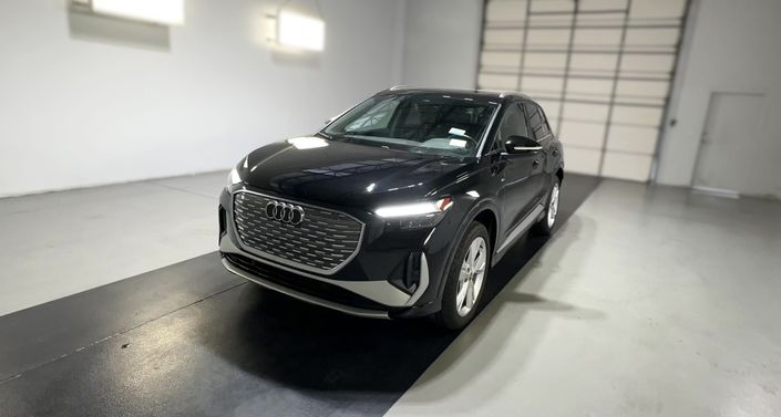 Thumbnail: 2023 Audi Q4 e-tron - 1