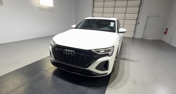 Thumbnail: 2024 Audi Q8 e-tron - 1