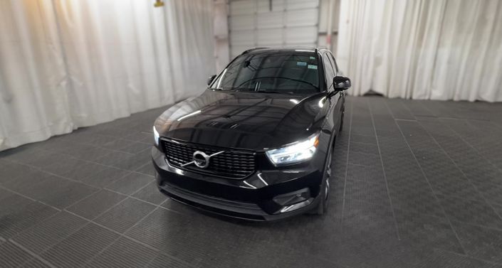 Thumbnail: 2022 Volvo XC40 - 1