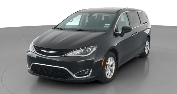 2017 Chrysler Pacifica Touring Plus -
                  Lorain, OH