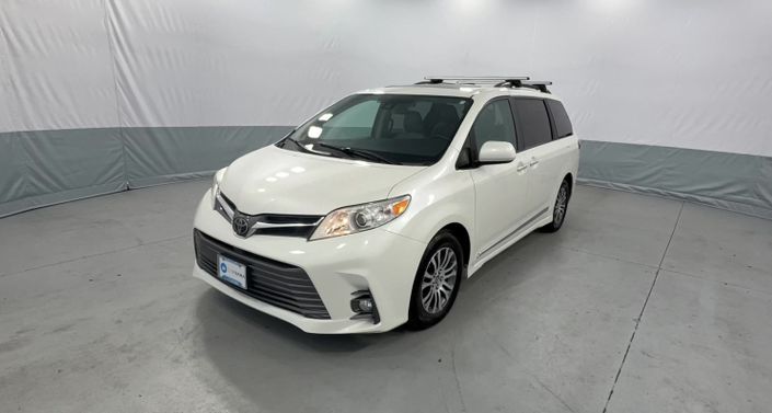 Thumbnail: 2018 Toyota Sienna - 1