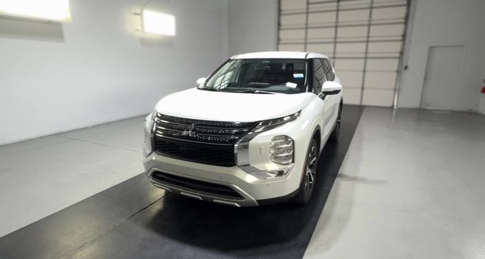 Thumbnail: 2024 Mitsubishi Outlander - 1