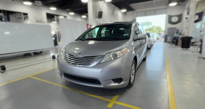 Thumbnail: 2017 Toyota Sienna - 1