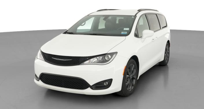 Thumbnail: 2018 Chrysler Pacifica - 1