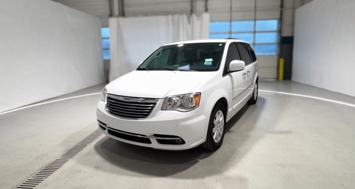 Thumbnail: 2016 Chrysler Town & Country - 1