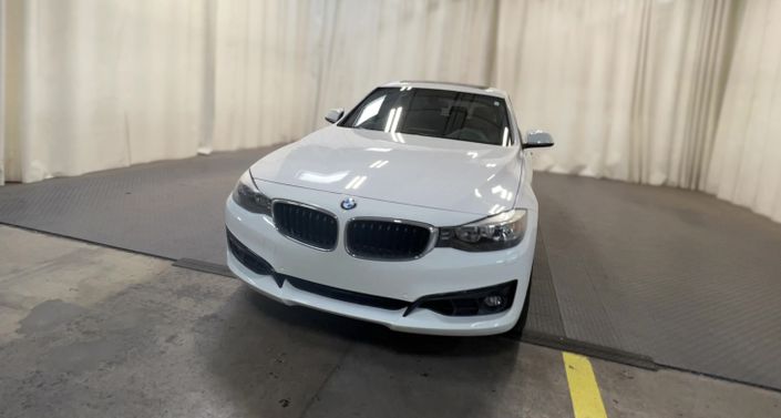 Thumbnail: 2016 BMW 3 Series - 1