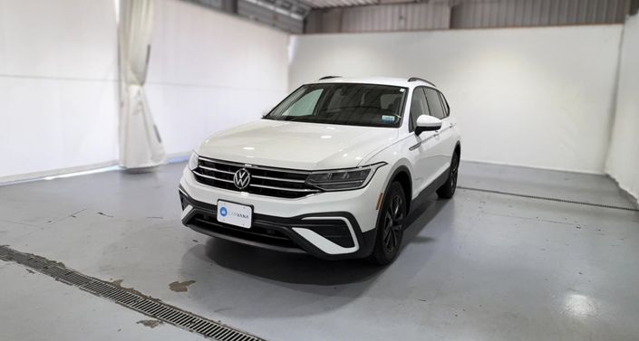 Thumbnail: 2023 Volkswagen Tiguan - 1
