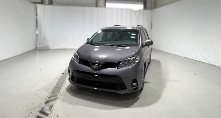 Thumbnail: 2018 Toyota Sienna - 1