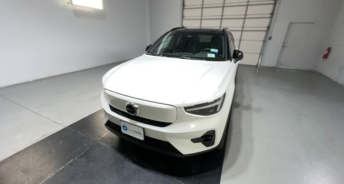 Thumbnail: 2023 Volvo XC40 - 1