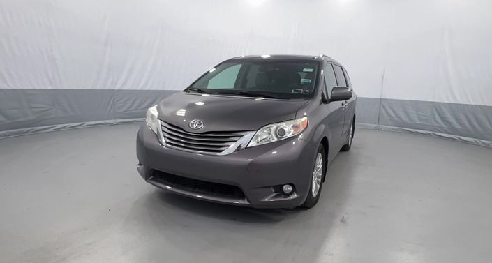 Thumbnail: 2017 Toyota Sienna - 1