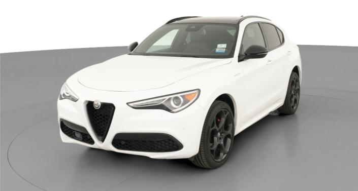 Thumbnail: 2023 Alfa Romeo Stelvio - 1