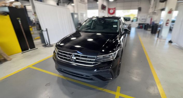 Thumbnail: 2024 Volkswagen Tiguan - 1