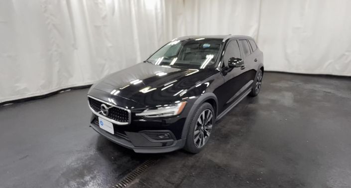 Thumbnail: 2022 Volvo V60 - 1