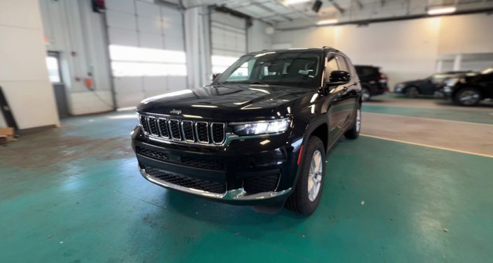 Thumbnail: 2023 Jeep Grand Cherokee L - 1