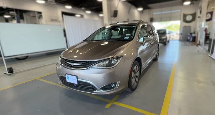 Thumbnail: 2018 Chrysler Pacifica - 1