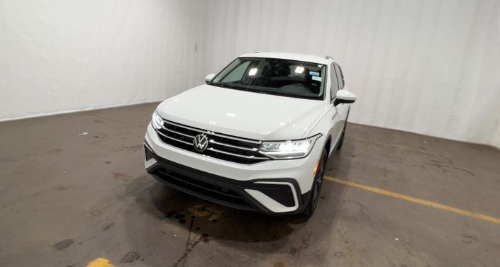 Thumbnail: 2024 Volkswagen Tiguan - 1
