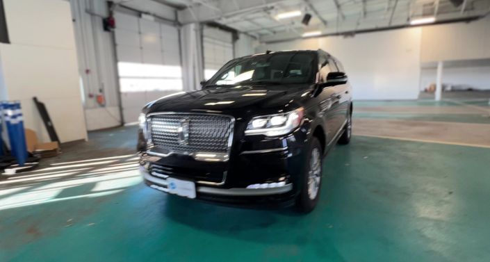 Thumbnail: 2024 Lincoln Navigator L - 1