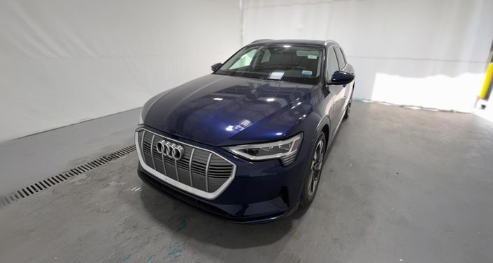 Thumbnail: 2021 Audi e-tron - 1