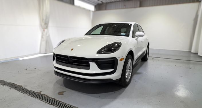 Thumbnail: 2022 Porsche Macan - 1
