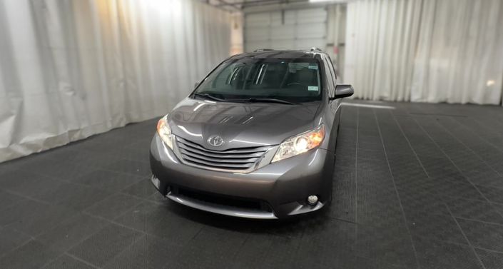 Thumbnail: 2017 Toyota Sienna - 1