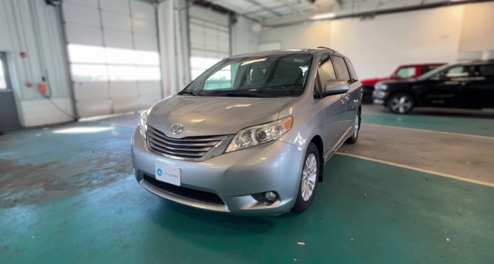 Thumbnail: 2016 Toyota Sienna - 1
