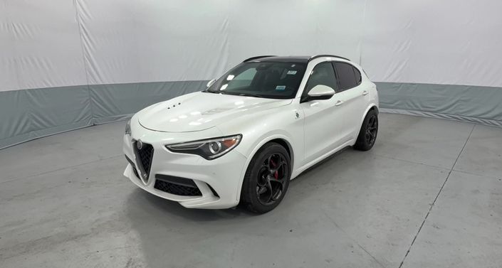 Thumbnail: 2018 Alfa Romeo Stelvio - 1