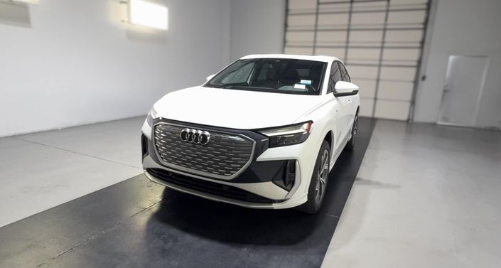 Thumbnail: 2024 Audi Q4 e-tron - 1