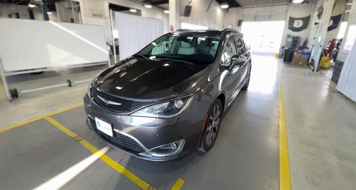 Thumbnail: 2017 Chrysler Pacifica - 1