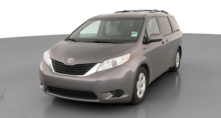 Thumbnail: 2015 Toyota Sienna - 1