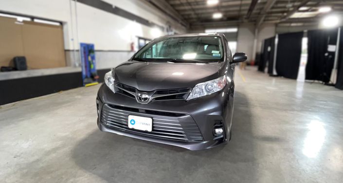 Thumbnail: 2018 Toyota Sienna - 1