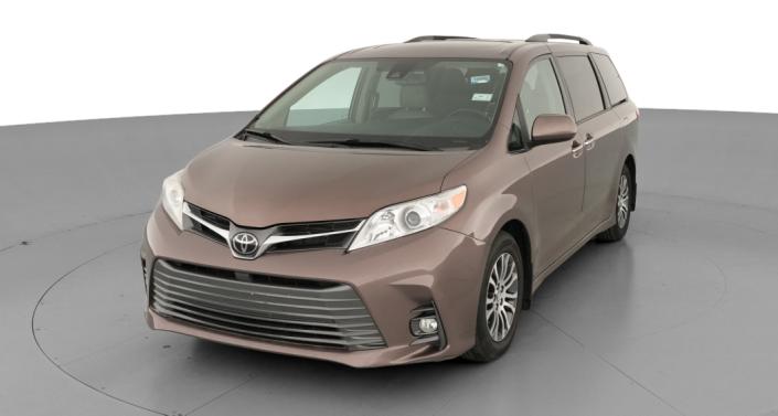 Thumbnail: 2019 Toyota Sienna - 1
