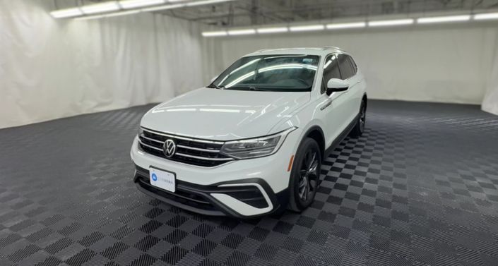 Thumbnail: 2022 Volkswagen Tiguan - 1