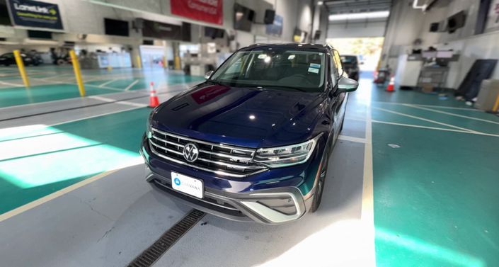 Thumbnail: 2024 Volkswagen Tiguan - 1