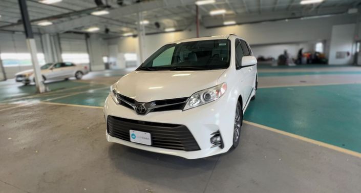 Thumbnail: 2018 Toyota Sienna - 1