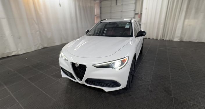 Thumbnail: 2020 Alfa Romeo Stelvio - 1