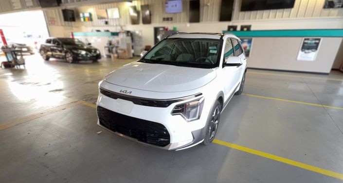 Thumbnail: 2023 Kia Niro - 1