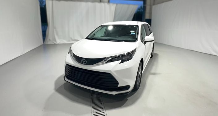 Thumbnail: 2024 Toyota Sienna - 1
