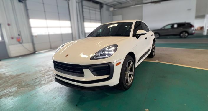 Thumbnail: 2022 Porsche Macan - 1
