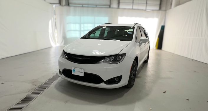 Thumbnail: 2018 Chrysler Pacifica - 1