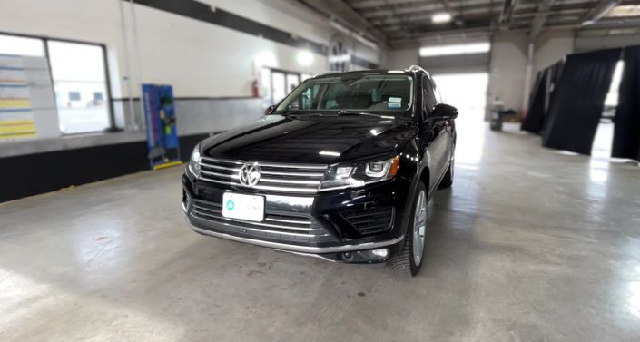 Thumbnail: 2017 Volkswagen Touareg - 1