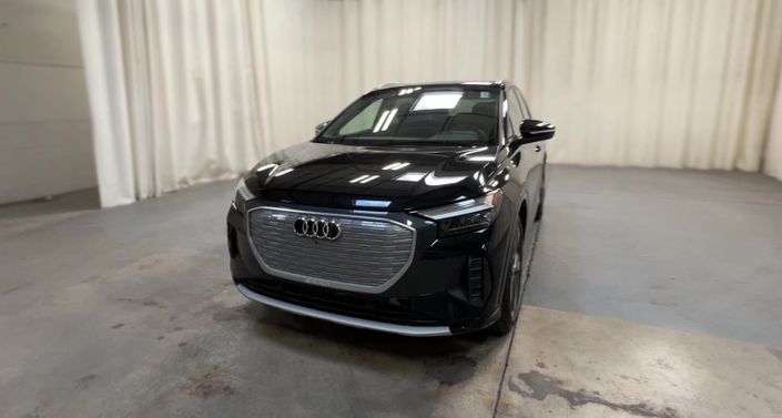 Thumbnail: 2022 Audi Q4 e-tron - 1