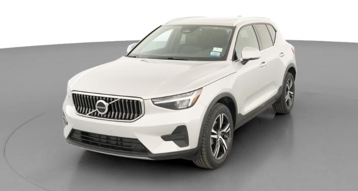 Thumbnail: 2025 Volvo XC40 - 1