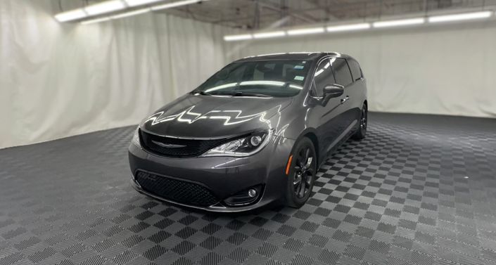 Thumbnail: 2018 Chrysler Pacifica - 1