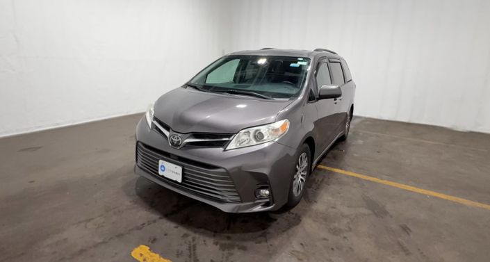 Thumbnail: 2019 Toyota Sienna - 1