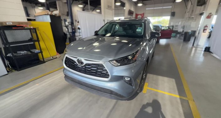 Thumbnail: 2022 Toyota Highlander - 1