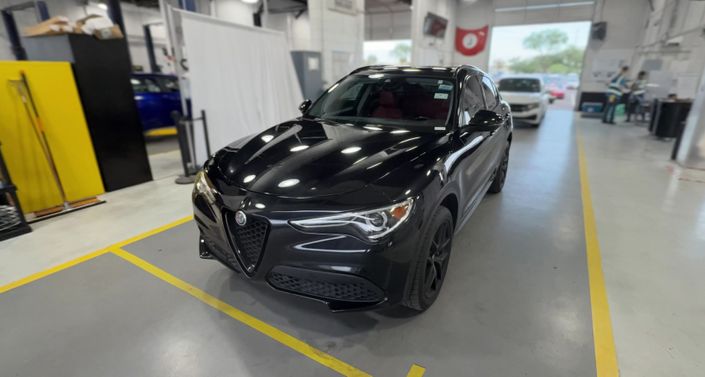 Thumbnail: 2021 Alfa Romeo Stelvio - 1