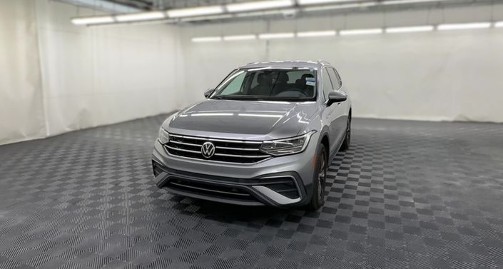 Thumbnail: 2022 Volkswagen Tiguan - 1