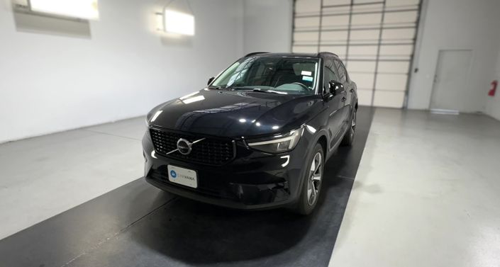 Thumbnail: 2023 Volvo XC40 - 1