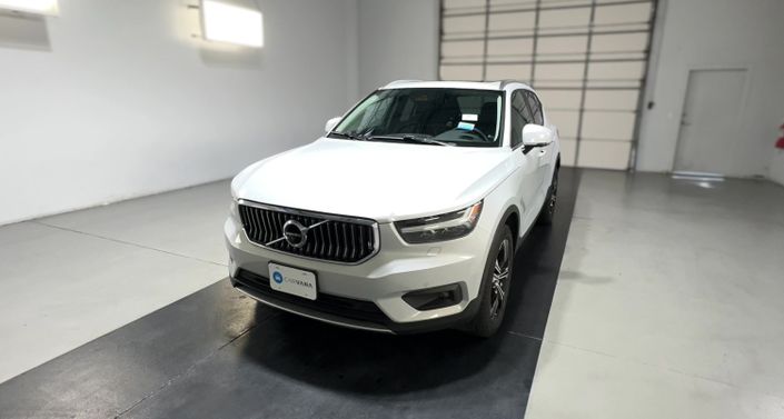 Thumbnail: 2022 Volvo XC40 - 1