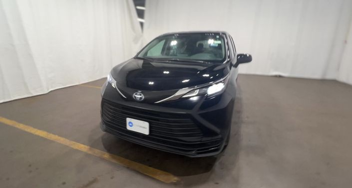 Thumbnail: 2024 Toyota Sienna - 1